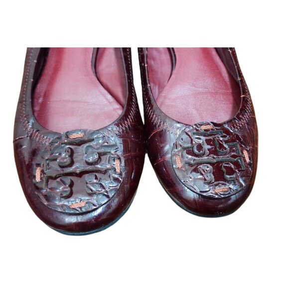 Tory Burch Reva Croc Embossed Patent Slip On Ballet Flats Size 6 Burgundy Red - Picture 4 of 11
